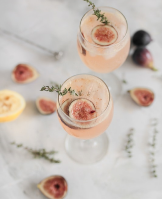 Pink cocktail with figs