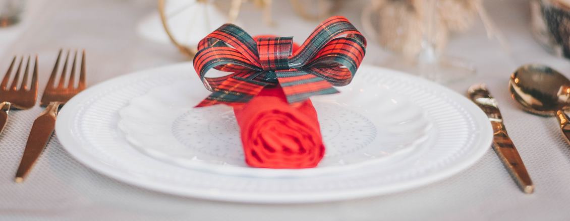 Christmas dinner table decoration
